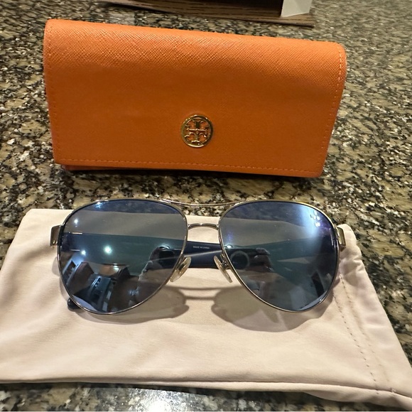 ❤️SOLD❤️Tory Burch Aviator Sunglasses - Picture 1 of 5